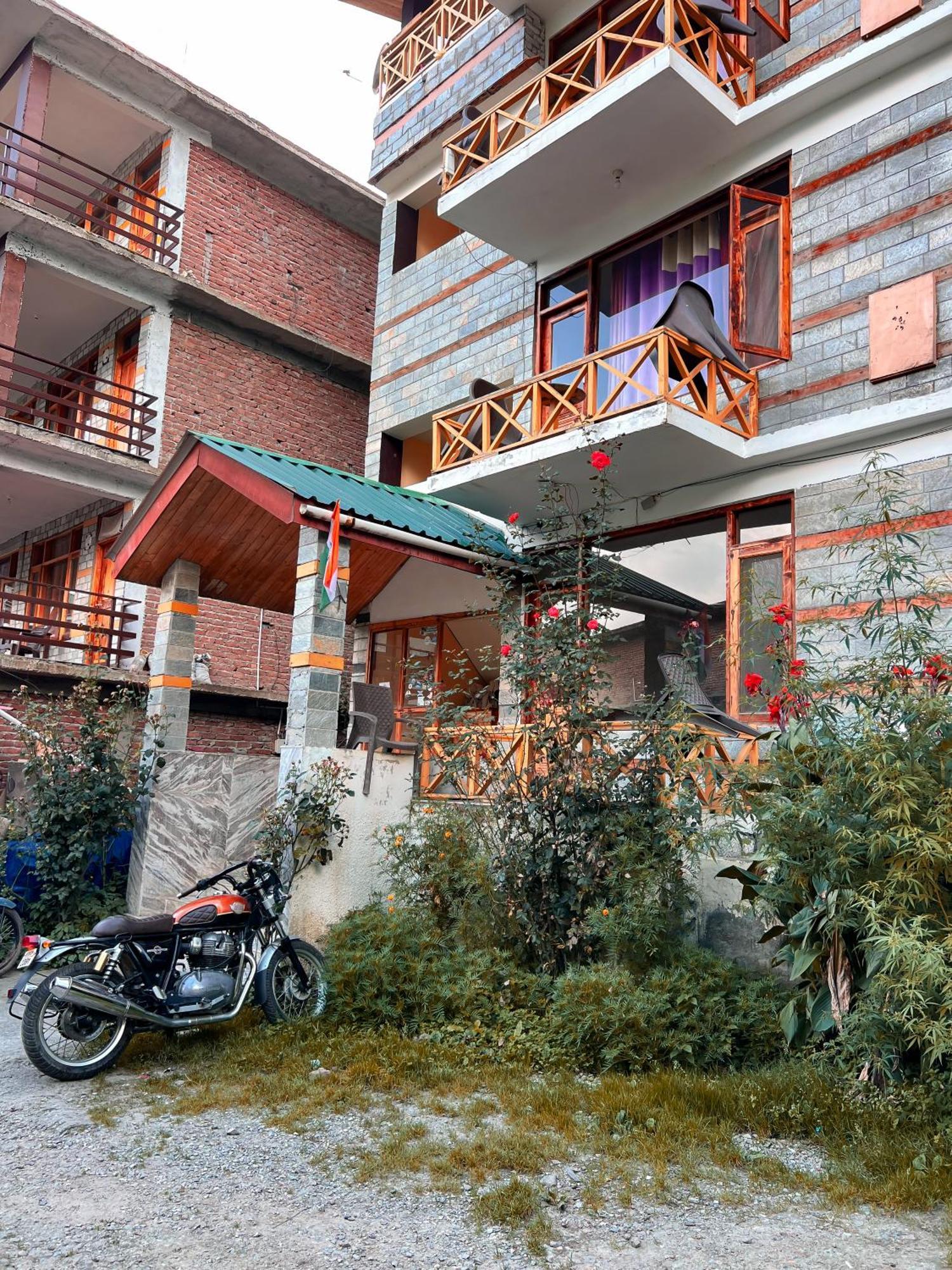 Auberge de jeunesse Yolo Backpackers - Manali Extérieur photo